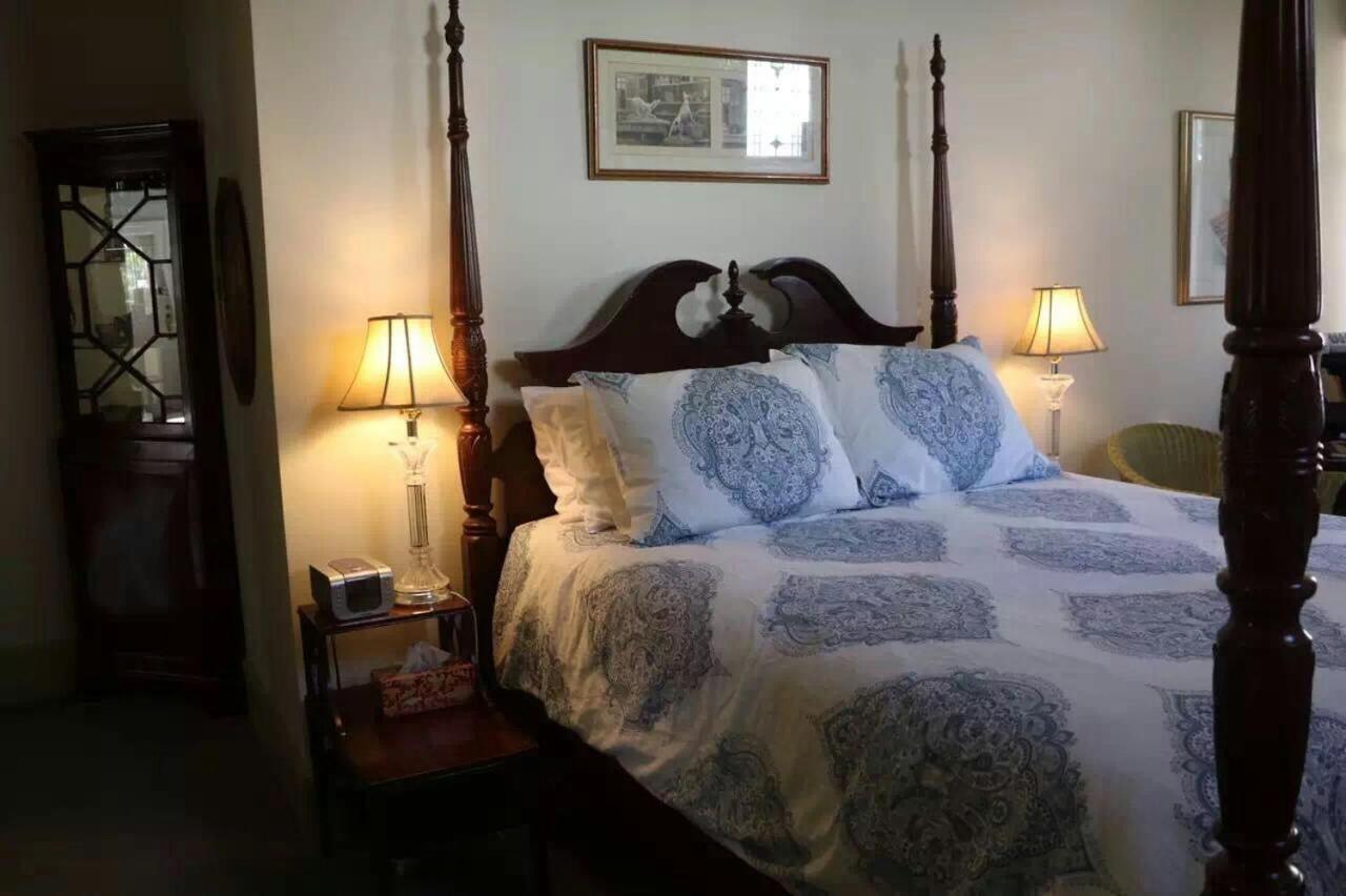 Bed & Breakfast Beaconsfield -