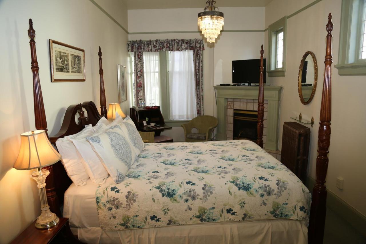 Beaconsfield - Bed & Breakfast