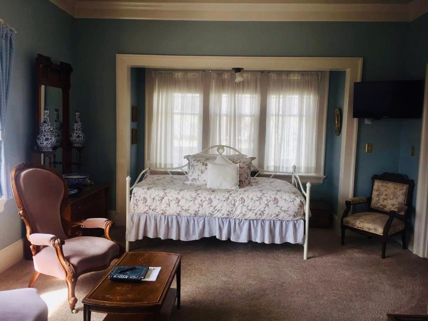 Beaconsfield - 5* Victoria