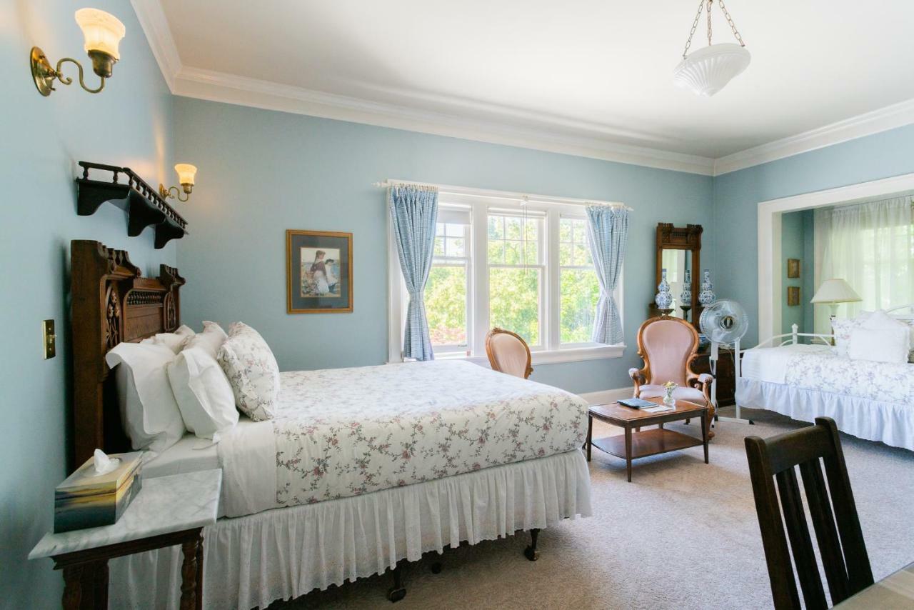 Beaconsfield - 5* Victoria