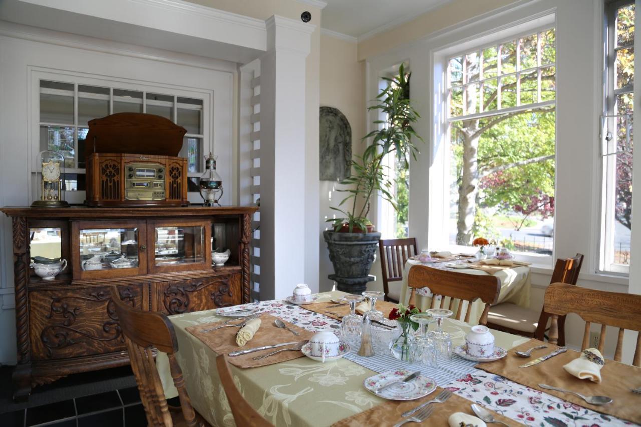 Beaconsfield - Bed & Breakfast