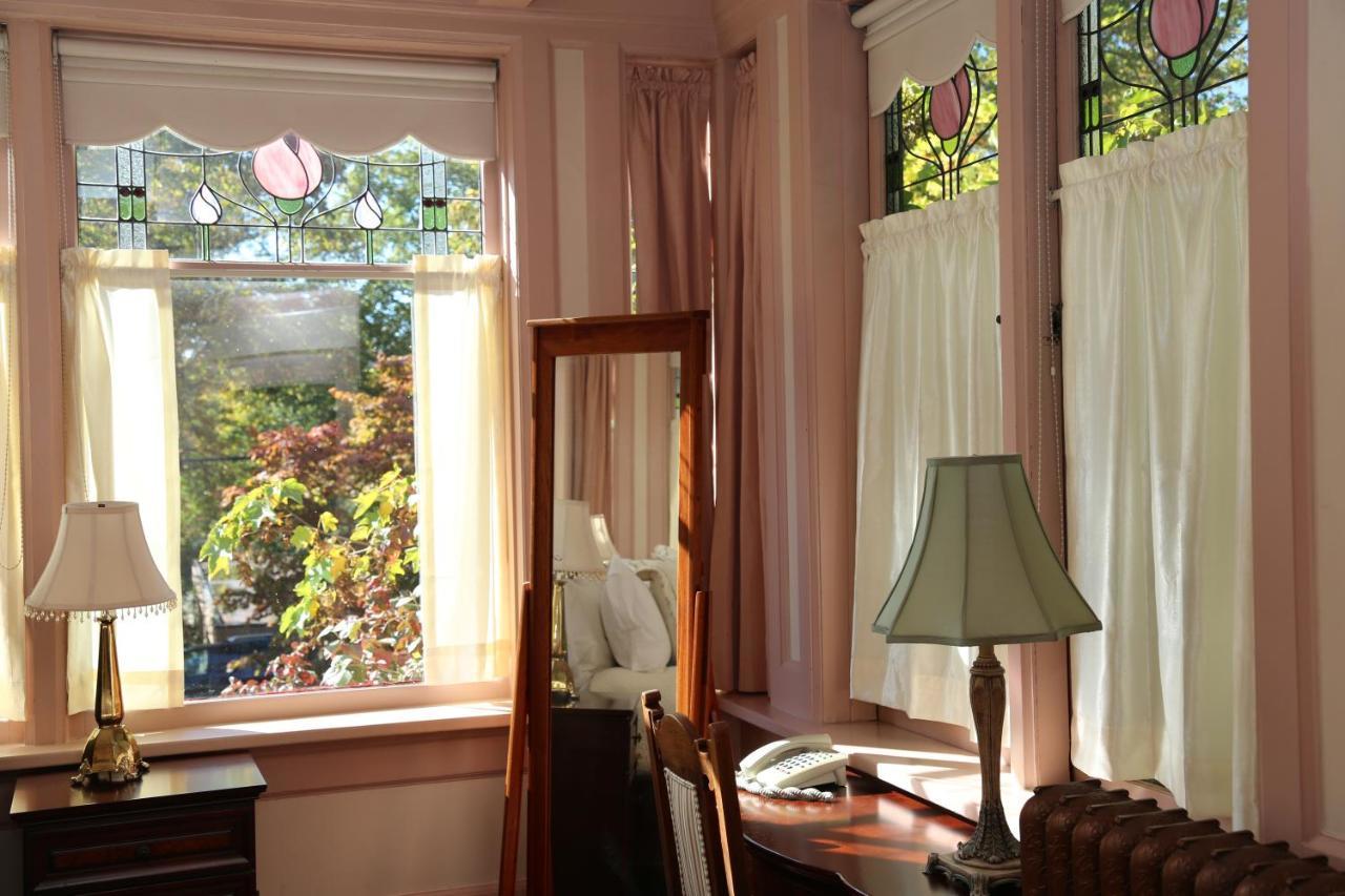 Beaconsfield - 5*
