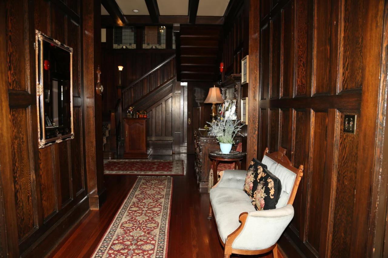 Beaconsfield - Bed & Breakfast 5*