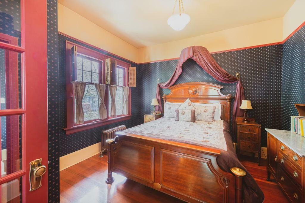 Beaconsfield - 5*